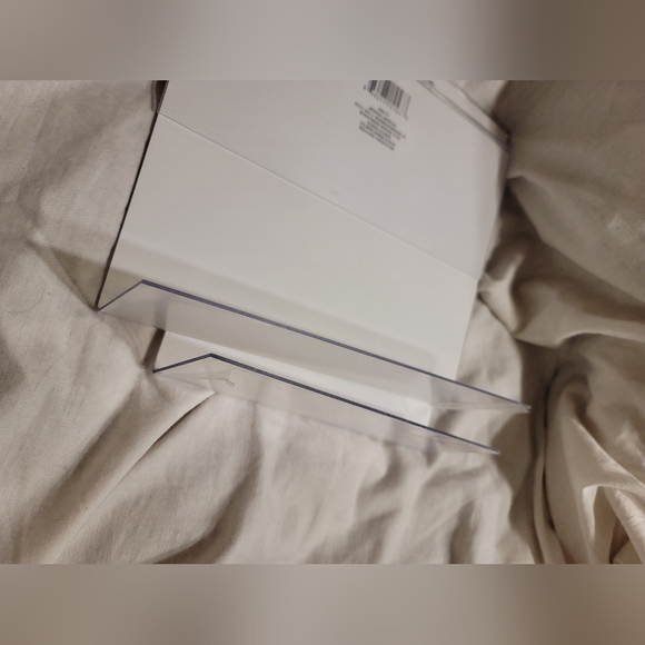 NWT LOT OF 2 ACRYLIC FRAMES 8x10. And 10x8 - Picture 5 of 5